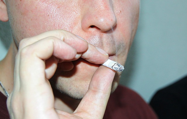 papírová cigareta
